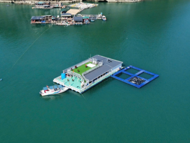 Phao lồng bè HDPE nuôi trồng thủy sản tại Vân Đồn, Quảng Ninh